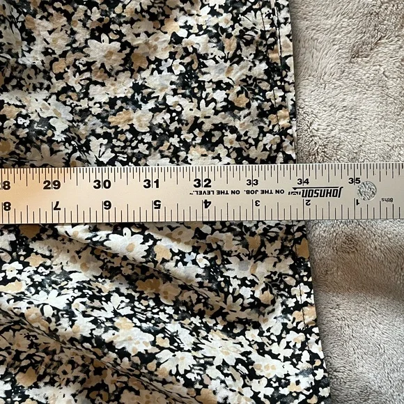 Time and Tru XXL (20) Ditsy Daisy Floral Mini Dress with Flutter Sleeves - Picture 16 of 16